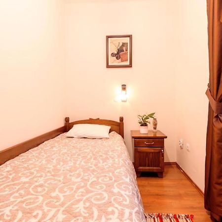 Downtown Rooms Nis Bagian luar foto