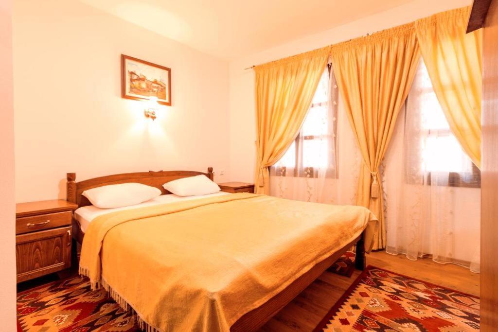 Downtown Rooms Nis Bagian luar foto