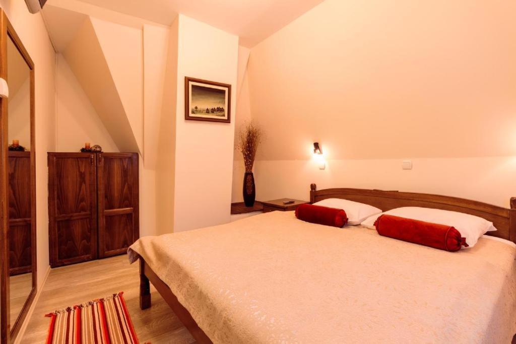 Downtown Rooms Nis Bagian luar foto