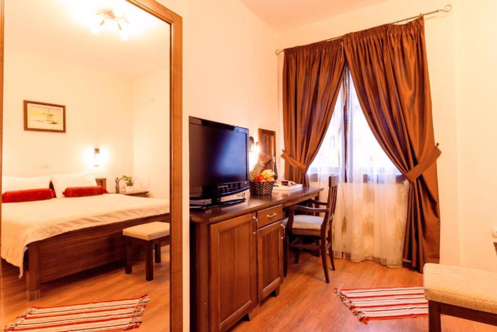Downtown Rooms Nis Bagian luar foto