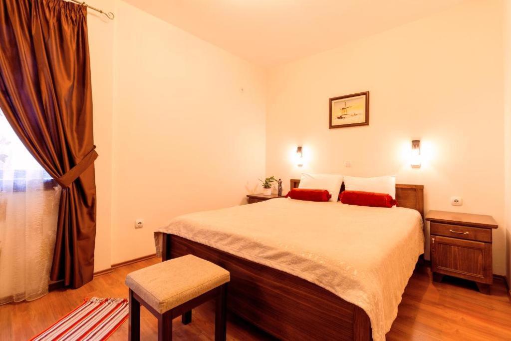 Downtown Rooms Nis Bagian luar foto