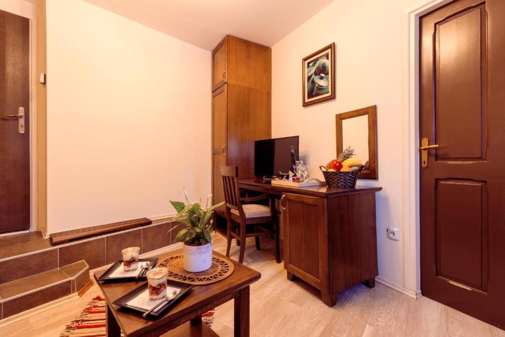Downtown Rooms Nis Bagian luar foto