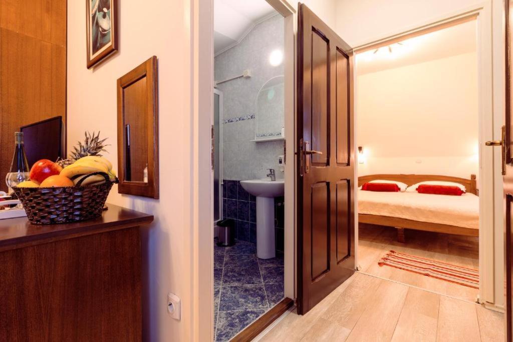 Downtown Rooms Nis Bagian luar foto