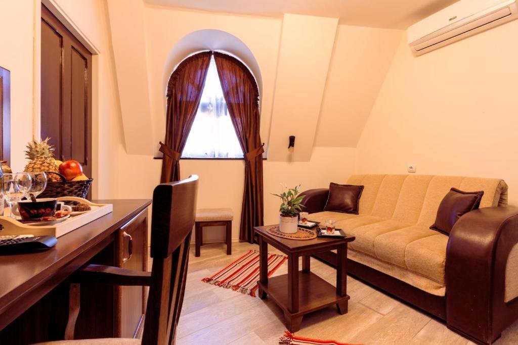 Downtown Rooms Nis Bagian luar foto