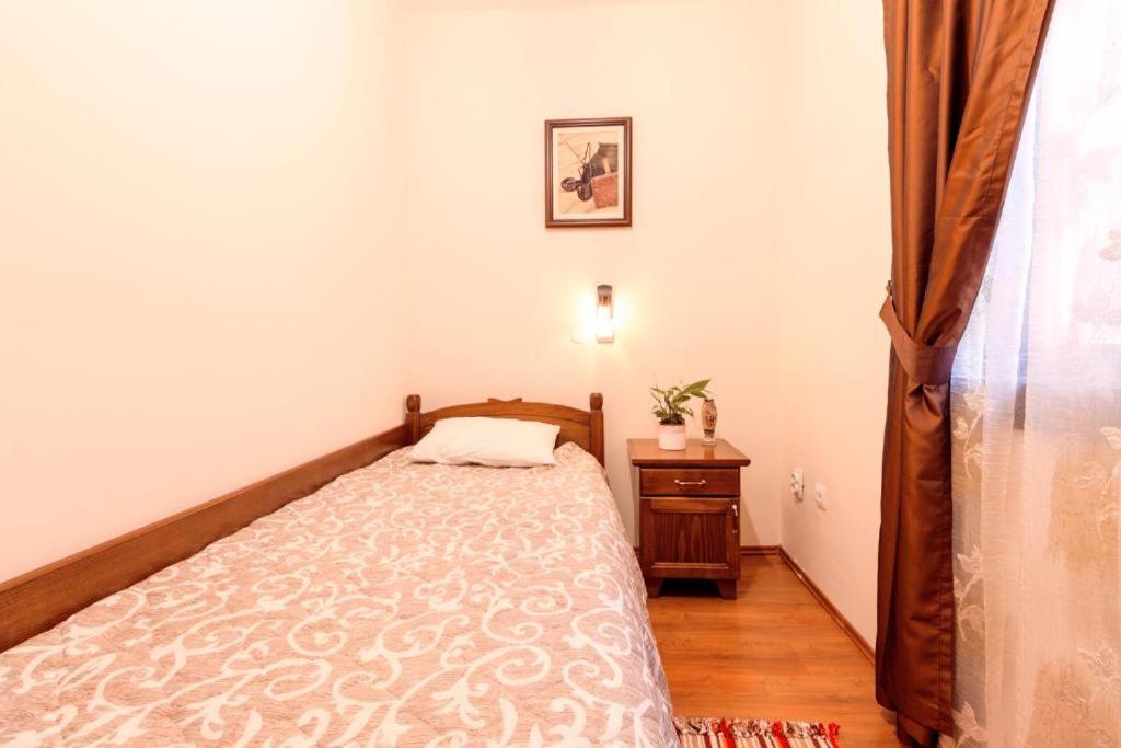 Downtown Rooms Nis Bagian luar foto